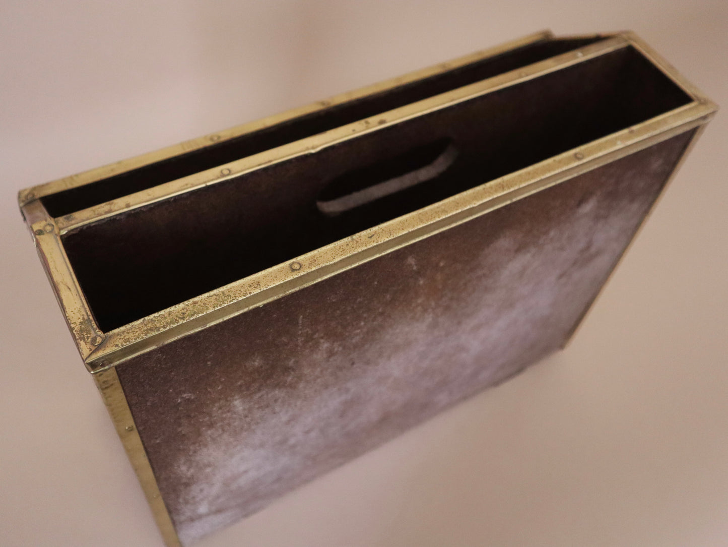 Brass Hunter & Dogs Magazine Rack