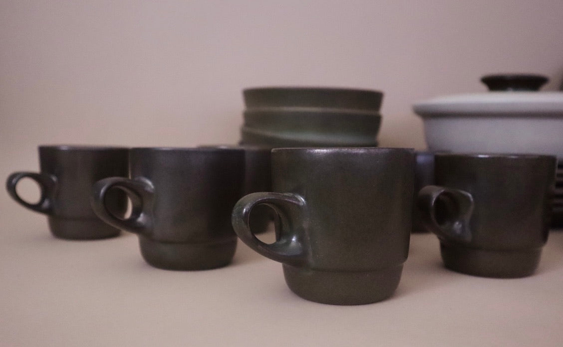 1950s Vintage Heath Ceramic Studio Dinnerware Set- 34 Pieces