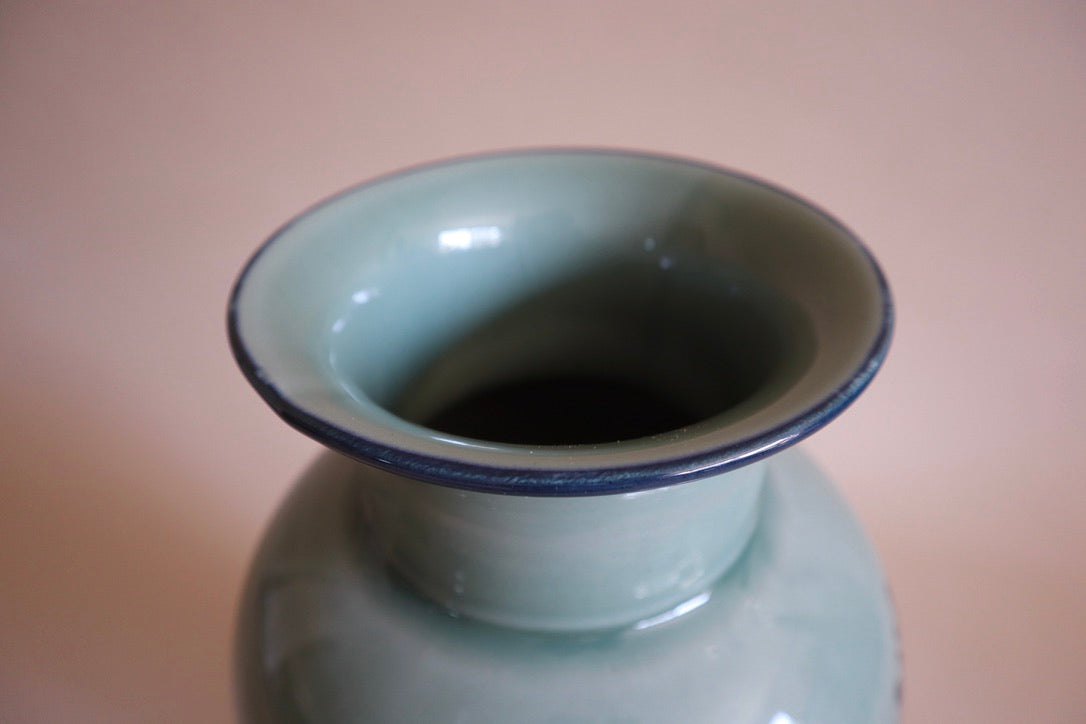 1980s Chinese Ceramic Vase